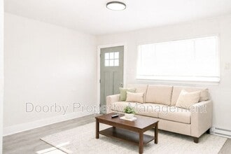 45 Scruggs St, Unit Unit D in Chattanooga, TN - Foto de edificio - Building Photo