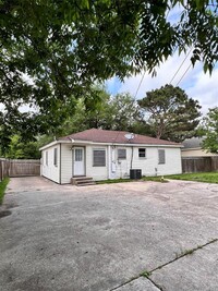 413 Azalea Dr photo'