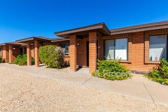 415 N 64th Pl in Mesa, AZ - Building Photo - Building Photo