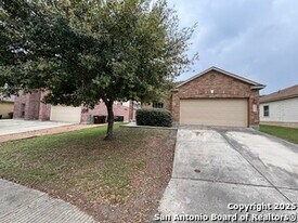 6802 Harbor Fields in Converse, TX - Building Photo