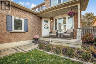 55 Sandringham Dr in Courtice, ON - Building Photo - Building Photo