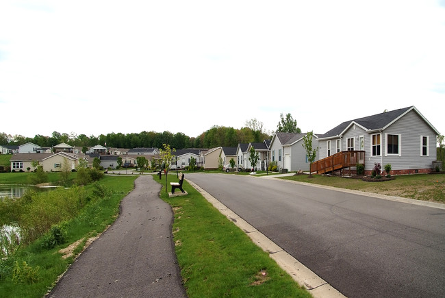 Lakeside Terrace in Streetsboro, OH - Building Photo - Building Photo