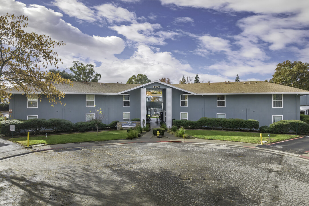 Ventura Gardens Apartments in Sacramento, CA - Building Photo