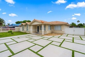 11380 SW 180th St in Miami, FL - Building Photo - Building Photo