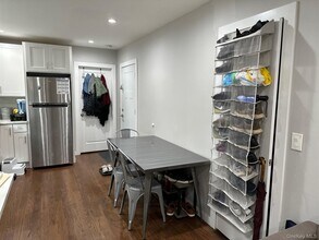 71 Lannon Pl in Port Washington, NY - Building Photo - Building Photo