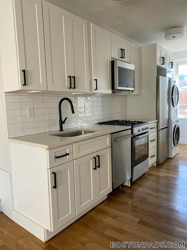 152 Salem St, Unit 1