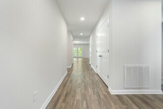 610 Riverwalk Cir in Freeport, FL - Building Photo - Building Photo