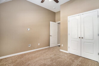 430 Rockaway Dr in Midlothian, TX - Foto de edificio - Building Photo