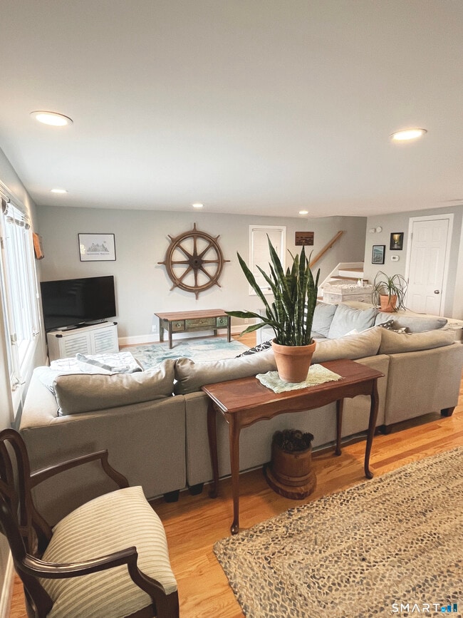 800 E Broadway in Milford, CT - Building Photo - Building Photo