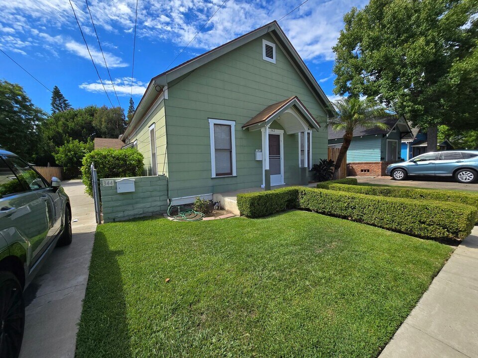 342-344 N Shaffer St in Orange, CA - Building Photo