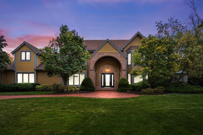 N53W16142 Waldens Pass