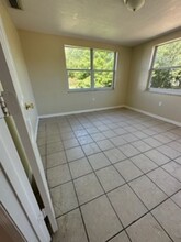 7815 Fox Hollow Dr in Port Richey, FL - Building Photo - Building Photo