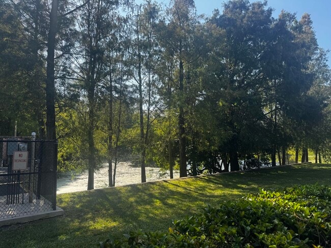 417 4th Ln in Palm Beach Gardens, FL - Building Photo - Building Photo