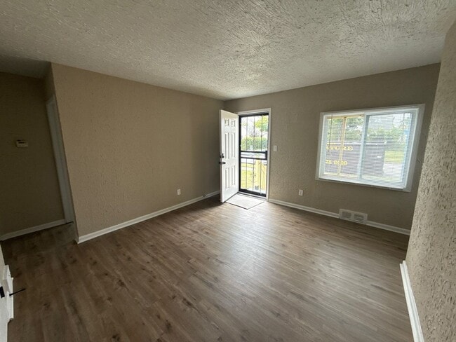 18525 McCormick St in Detroit, MI - Building Photo - Building Photo