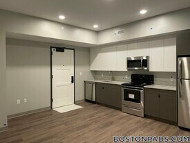 100 Hemenway St in Boston, MA - Building Photo