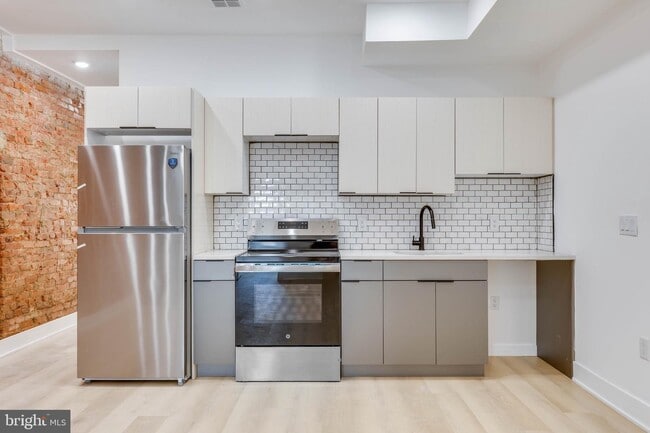 6027 Delancey St in Philadelphia, PA - Building Photo - Building Photo