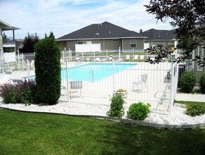 671 Saratoga Dr-Unit -202 in Twin Falls, ID - Building Photo - Building Photo