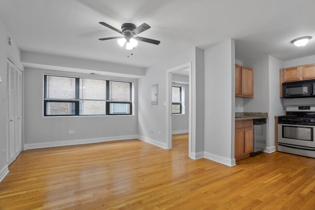 7616 N Marshfield Ave in Chicago, IL - Building Photo - Building Photo