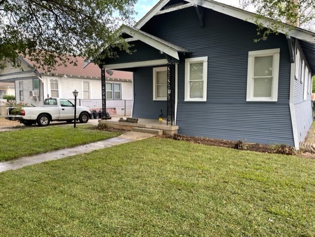 property at 736 Hammond Ave