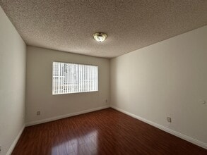 1110 E Wilson Ave in Glendale, CA - Building Photo - Building Photo