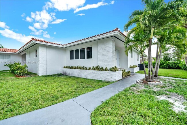 350 Aledo Ave-Unit -B in Coral Gables, FL - Building Photo - Building Photo