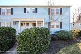 10-12 Oldfield Pl in Red Bank, NJ - Building Photo