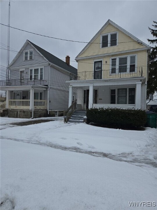 627 Wyoming Ave in Buffalo, NY - Building Photo