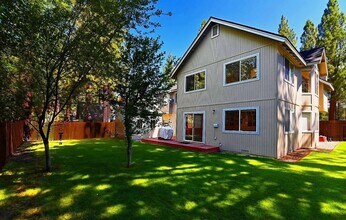 1654 Plateau Cir in South Lake Tahoe, CA - Building Photo - Building Photo