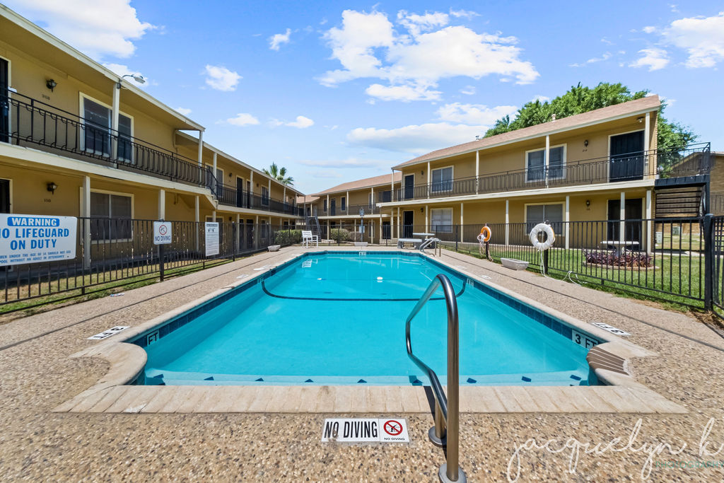 923 Vance Jackson, Unit 1207 in San Antonio, TX - Building Photo