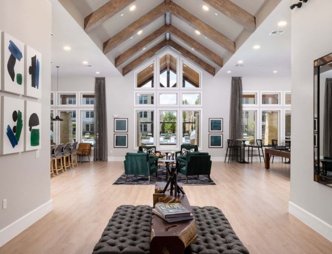 4255 Magnolia Vlg Dr