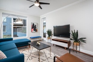 Stadium House Apartments in Anaheim, CA - Building Photo