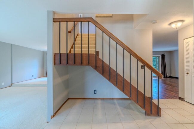 985 Big Bend Dr in Pacifica, CA - Building Photo - Building Photo