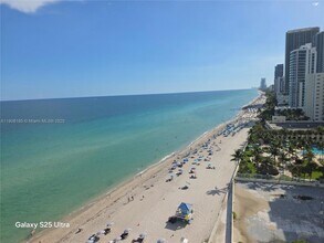3725 S Ocean Dr, Unit 1401 in Hollywood, FL - Foto de edificio - Building Photo