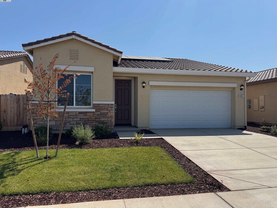 4671 Irma Dr in Merced, CA - Building Photo