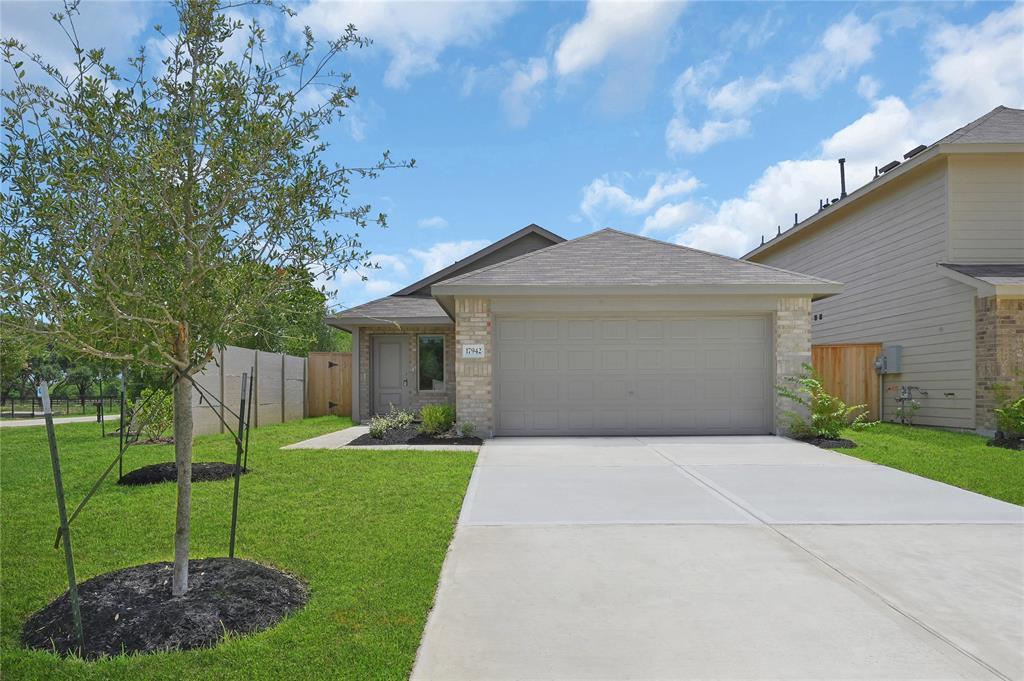 17942 Becker Lndg Dr in Hockley, TX - Building Photo