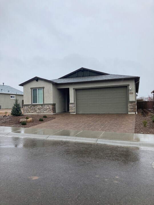6255 Goldfinch Dr in Prescott, AZ - Building Photo