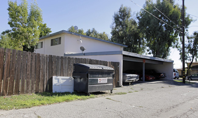 405 Terry Way in Upland, CA - Building Photo - Building Photo