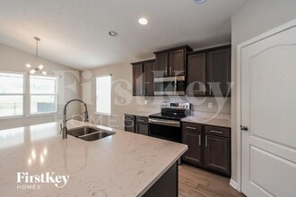 8041 Arctic Fox Rd in Jacksonville, FL - Building Photo - Building Photo