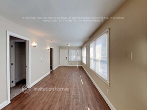 3703 S Gramercy Pl in Los Angeles, CA - Foto de edificio - Building Photo