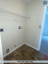 6435 Son Light Way in Knoxville, TN - Building Photo - Building Photo