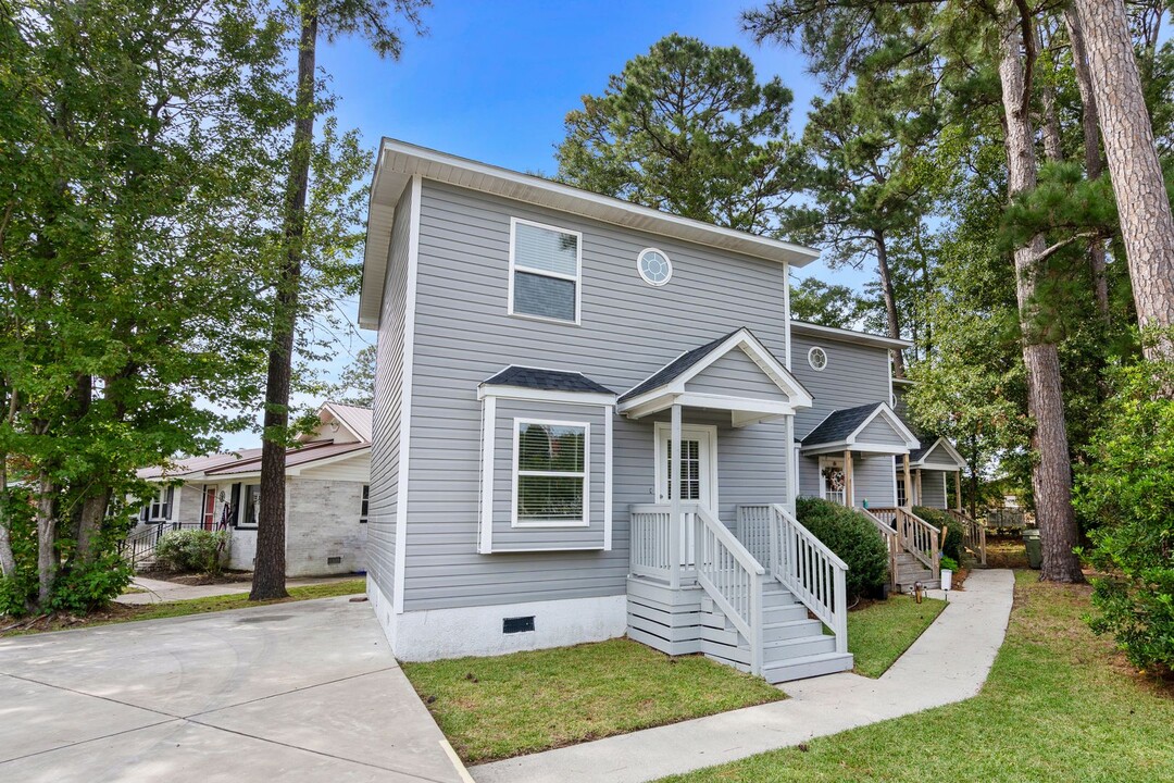 1012 Bay Dr in Myrtle Beach, SC - Building Photo