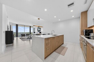 153 N Seabreeze Blvd in Fort Lauderdale, FL - Building Photo - Building Photo