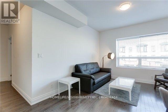 683 Danforth Ave in Toronto, ON - Building Photo - Building Photo