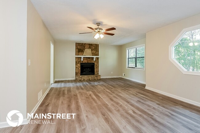8050 Sumit Wood Dr NW in Kennesaw, GA - Building Photo - Building Photo