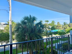 16508 NE 26th Ave in North Miami Beach, FL - Building Photo - Building Photo