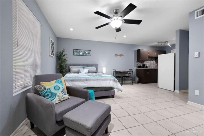 9 Upas Ave in McAllen, TX - Building Photo - Building Photo