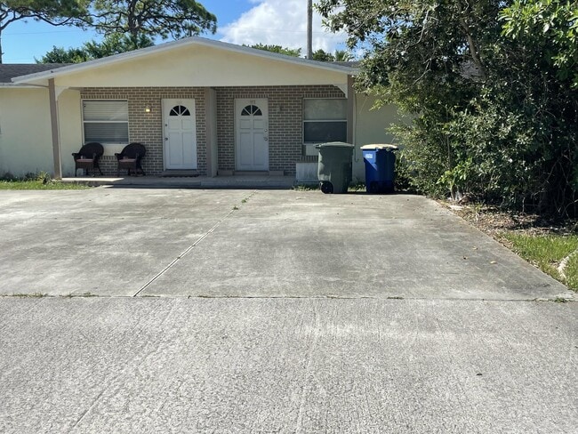 property at 951 Skylark Dr