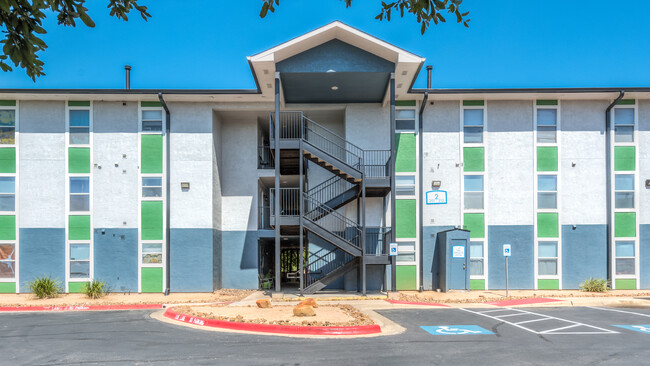 Kingfisher Creek Apartments in Austin, TX - Building Photo - Building Photo