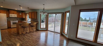 3719 E Thrush Ln in Mead, WA - Building Photo - Building Photo
