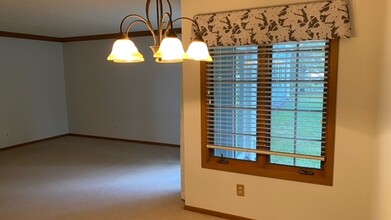 3590 Blue Jay Way in St. Paul, MN - Building Photo - Building Photo